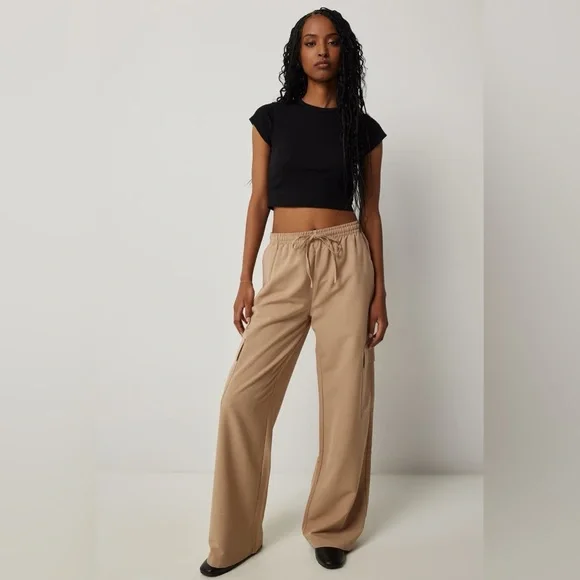 Sz XL Ardene women’s Mid Rise Straight Leg Cargo Pants 4 pockets pull on - Picture 1 of 12